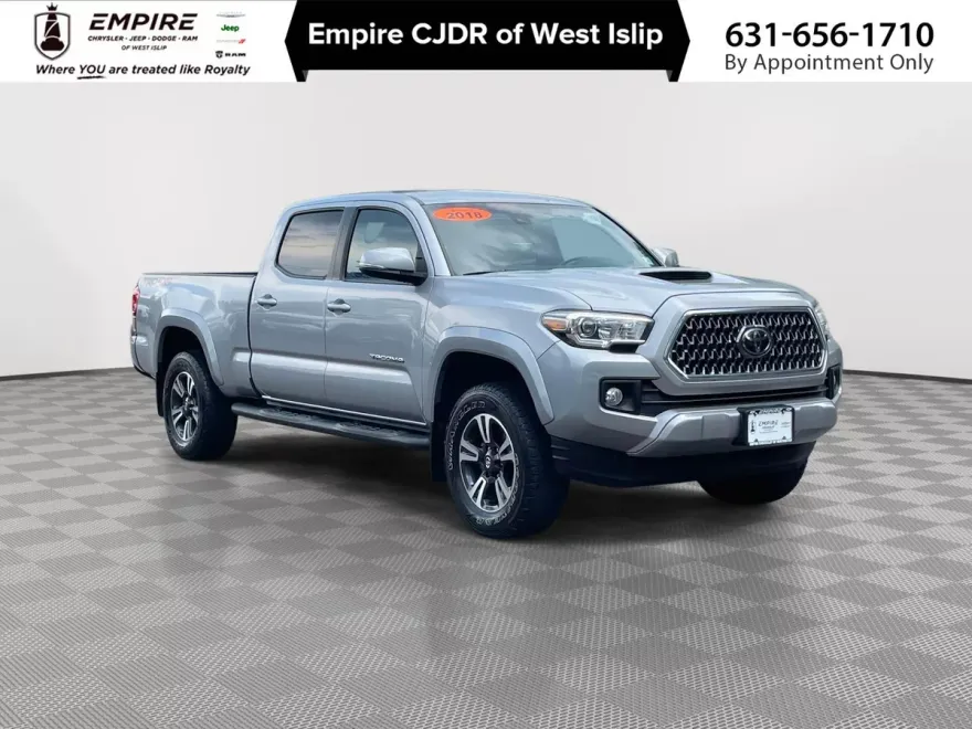 2018 Toyota Tacoma TRD Sport photo 1