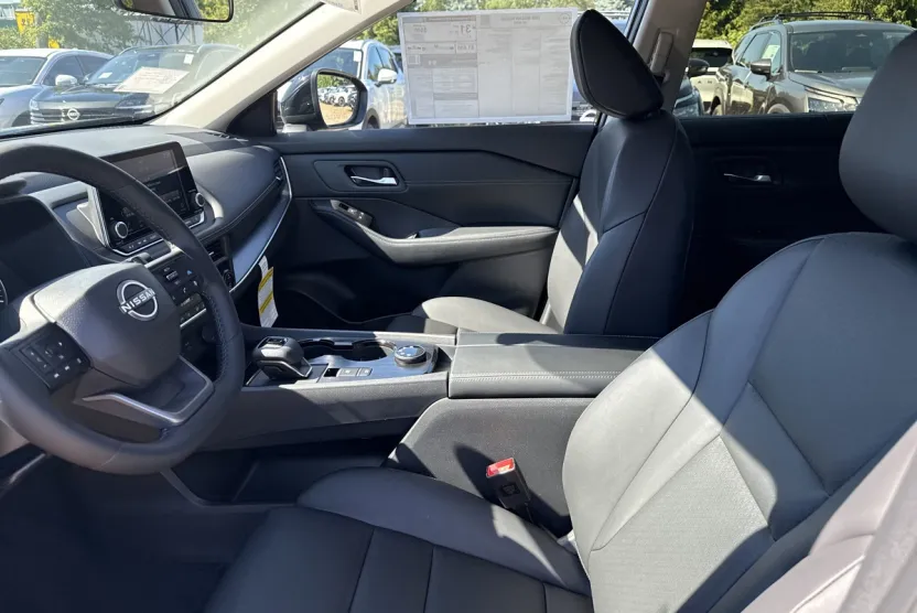 2026 Nissan Rogue SV photo 1