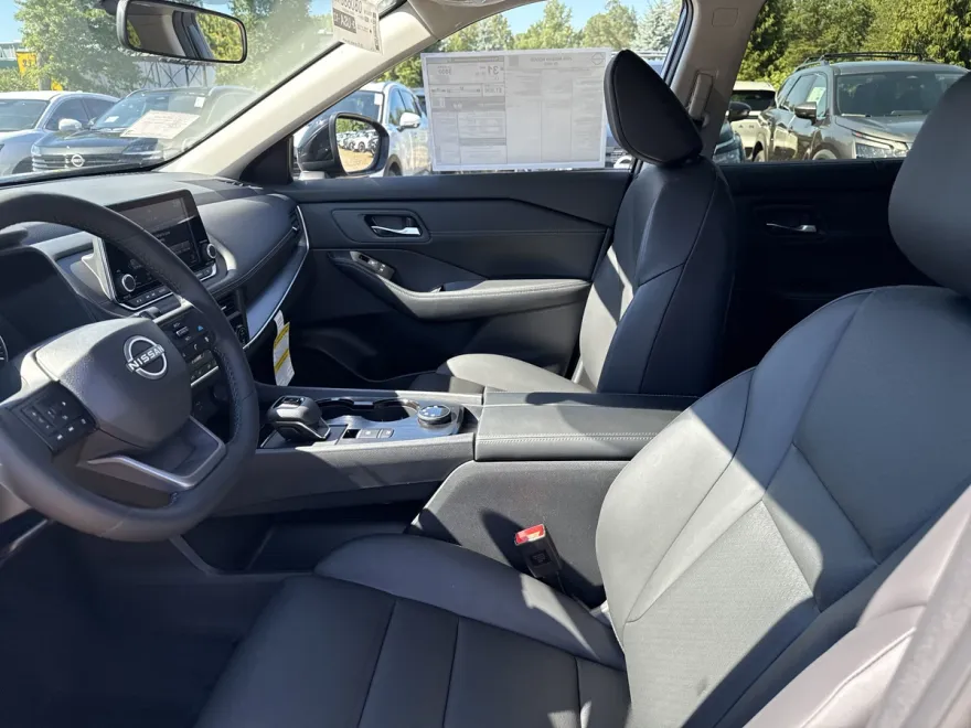 2026 Nissan Rogue SV photo 1