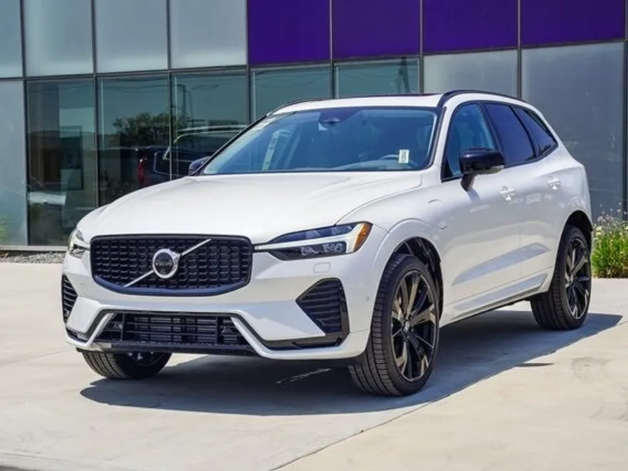 2025 Volvo XC60 Hybrid T8 photo 1