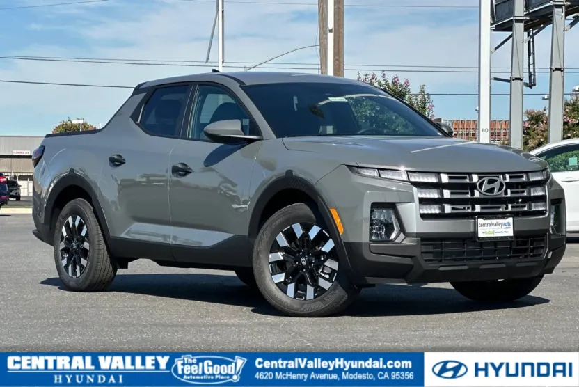 2025 Hyundai Santa Cruz SE photo 1