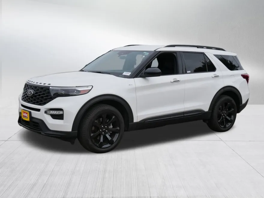 2023 Ford Explorer ST-Line photo 1