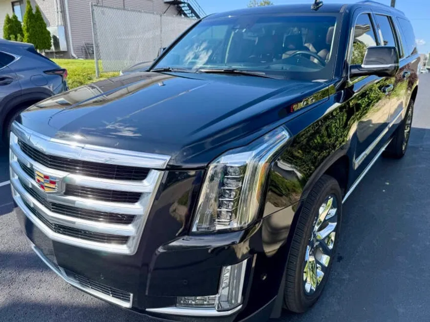 2019 Cadillac Escalade ESV Premium Luxury photo 1