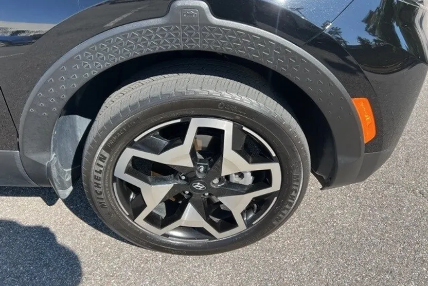 2023 Hyundai Santa Cruz Limited photo 1