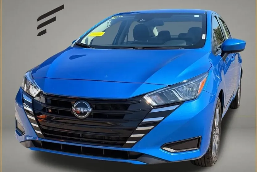 2023 Nissan Versa 1.6 SV photo 1