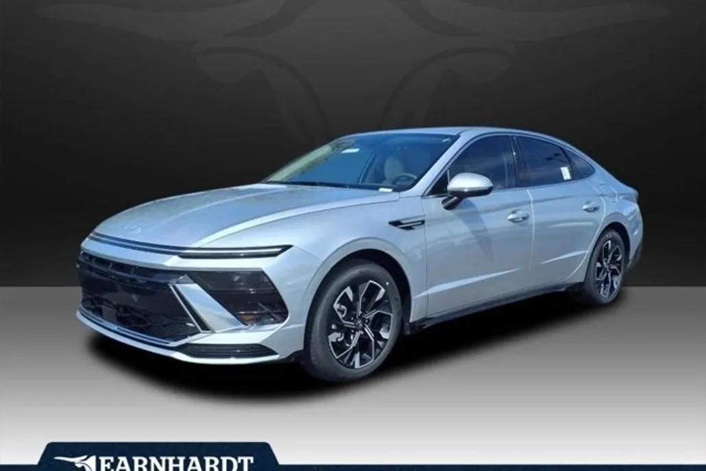 2025 Hyundai Sonata SEL photo 1
