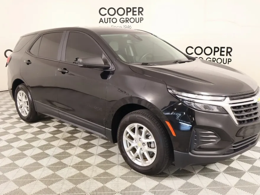 2022 Chevrolet Equinox LS photo 1