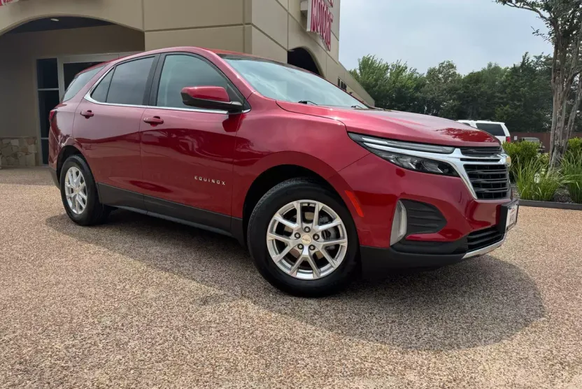 2022 Chevrolet Equinox LT photo 1
