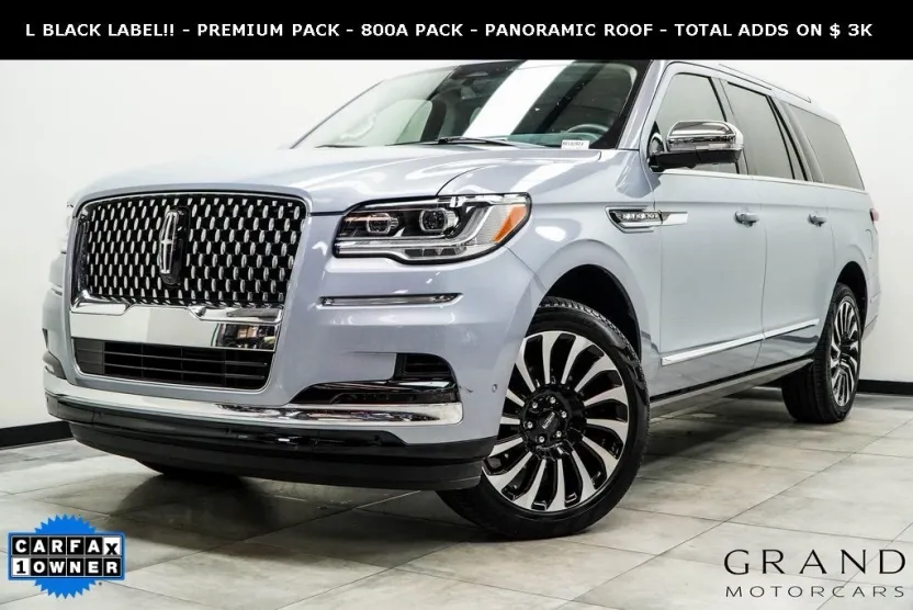 2024 Lincoln Navigator Black Label photo 1