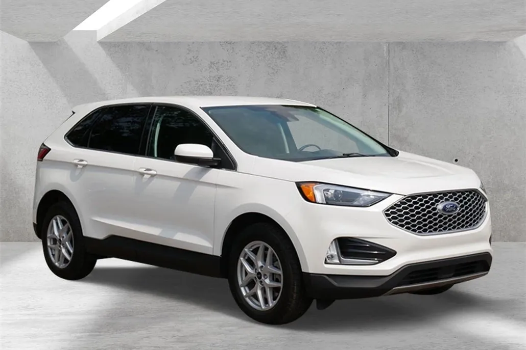 2023 Ford Edge SEL photo 1