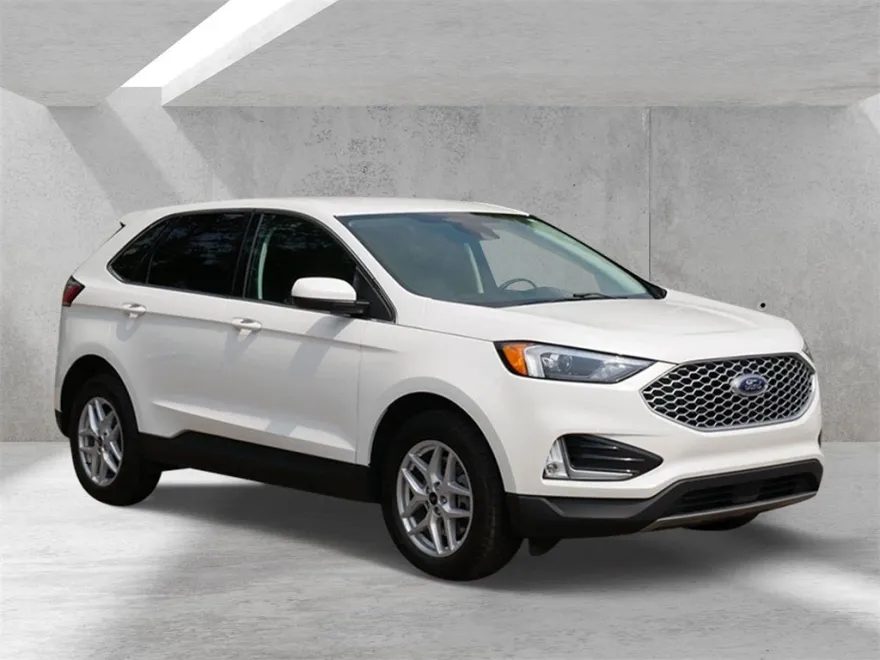2023 Ford Edge SEL photo 1