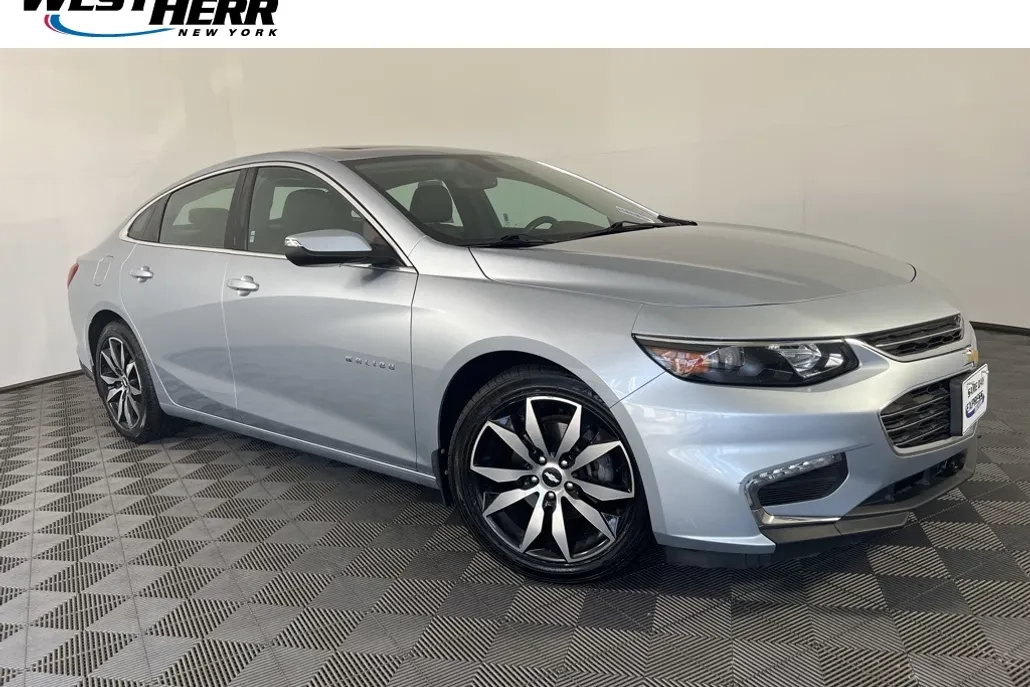 2017 Chevrolet Malibu 1LT photo 1