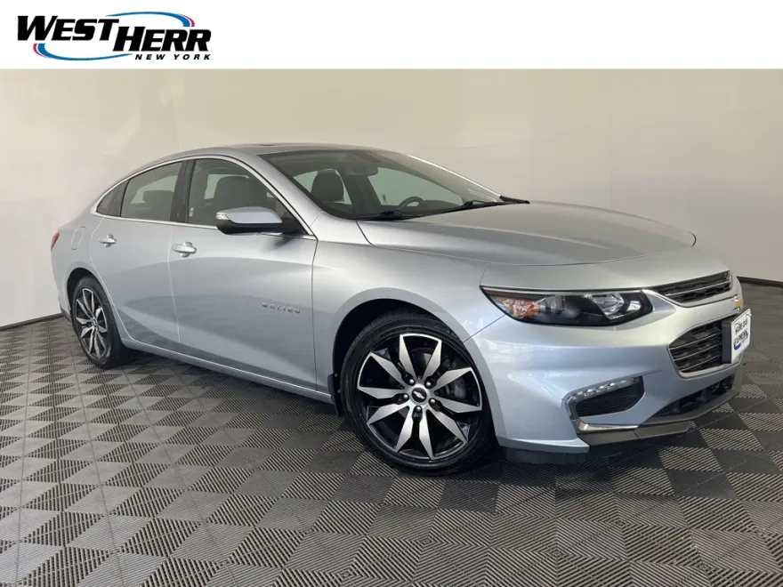2017 Chevrolet Malibu 1LT photo 1