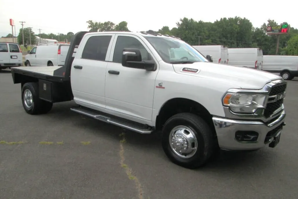 2023 Ram 3500 Tradesman photo 1