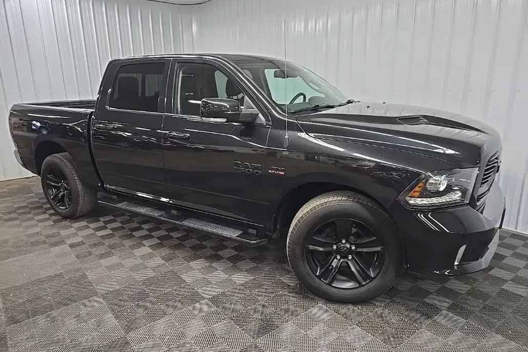 2018 Ram 1500 Sport photo 1