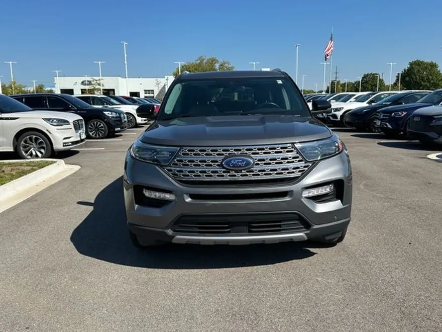2023 Ford Explorer Limited photo 1