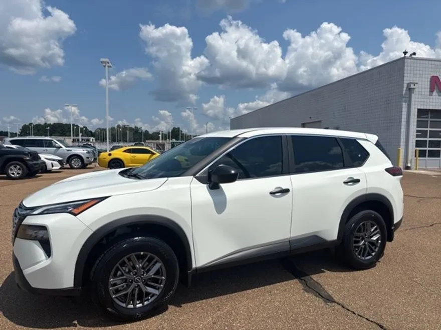 2026 Nissan Rogue S photo 1