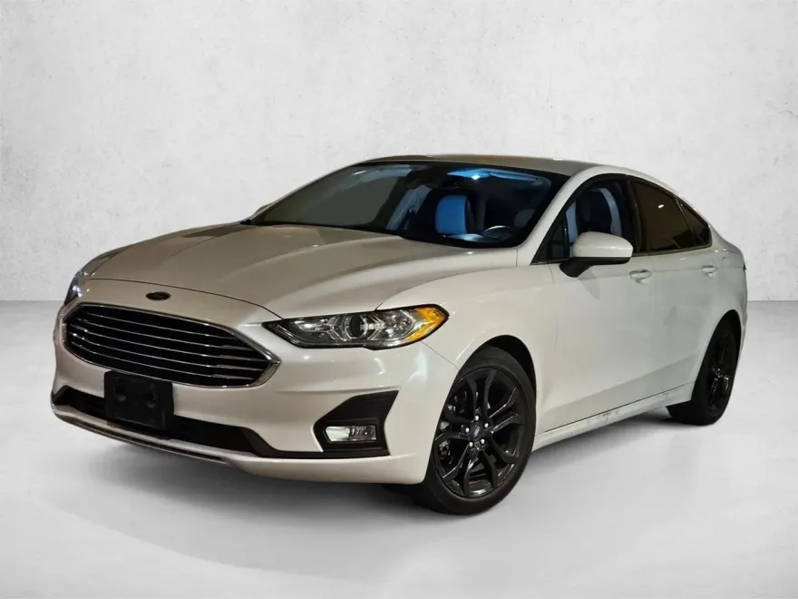 2020 Ford Fusion SE photo 1