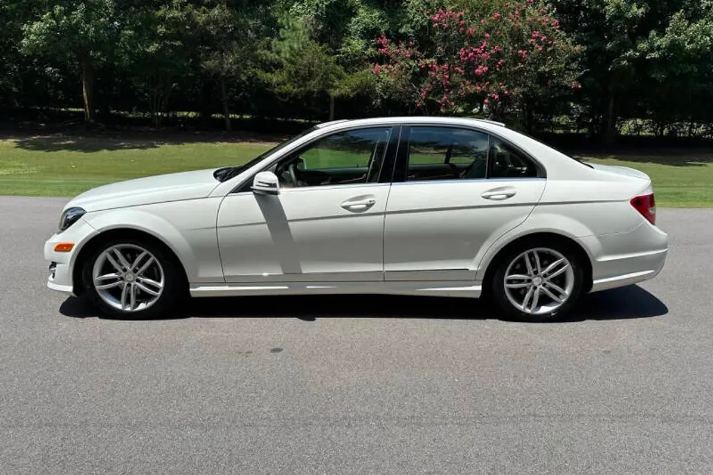 2014 Mercedes Benz C 250 Luxury photo 1