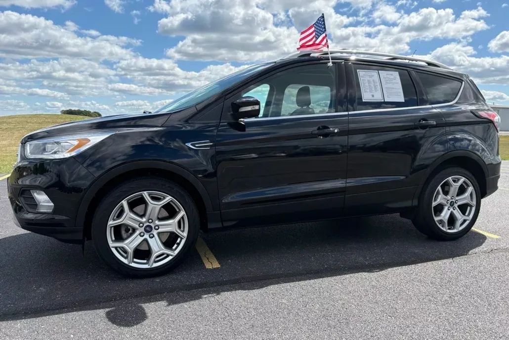 2018 Ford Escape Titanium photo 1