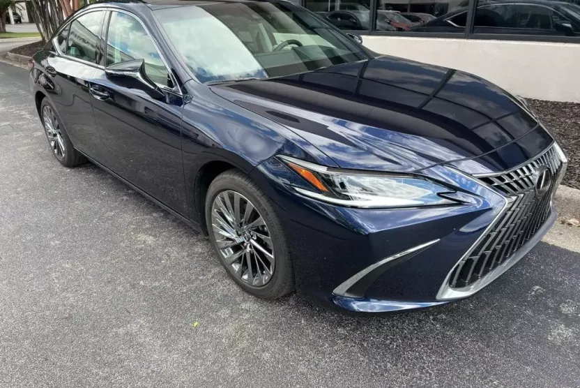 2025 Lexus ES 350 Ultra Luxury photo 1