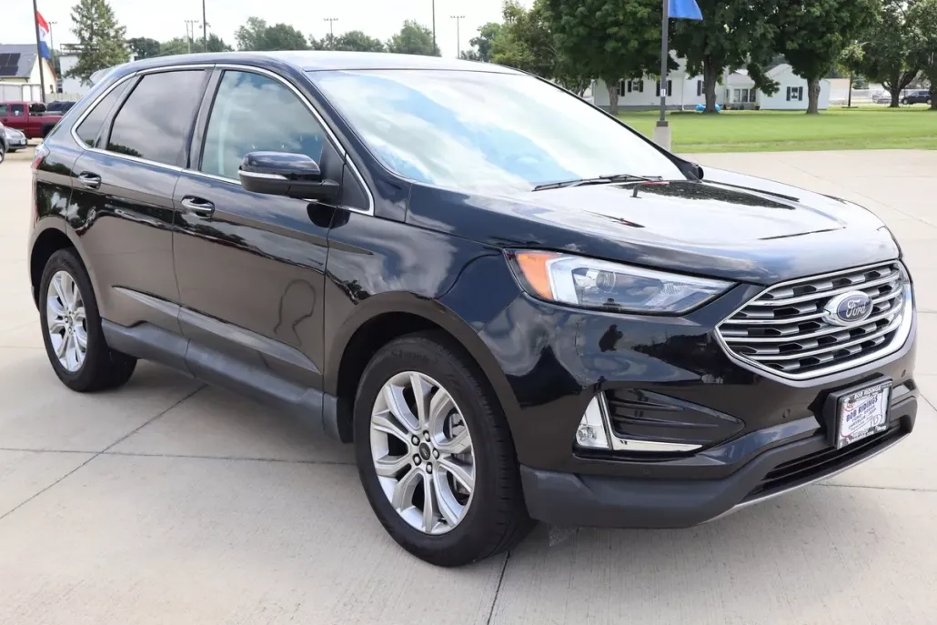 2024 Ford Edge Titanium photo 1