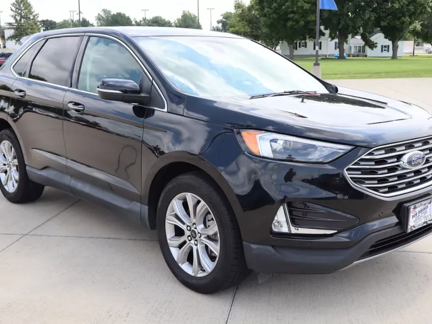 2024 Ford Edge Titanium photo 1