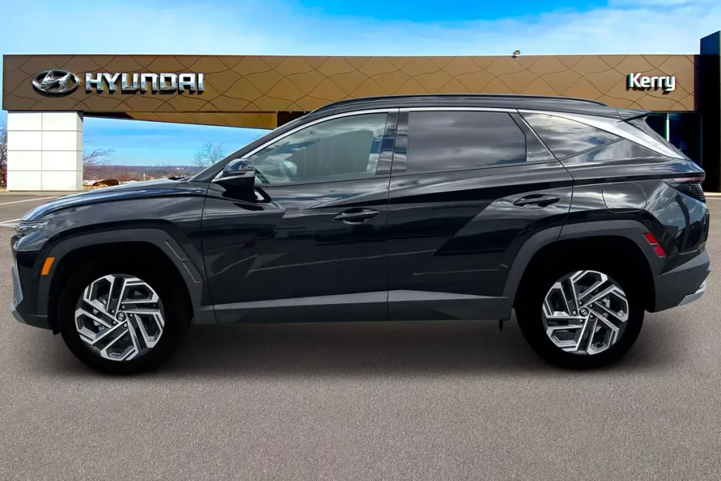 2025 Hyundai Tucson Hybrid Limited photo 1