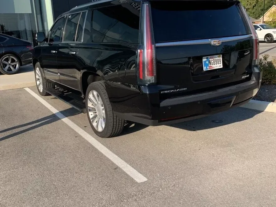 2016 Cadillac Escalade ESV Platinum photo 1