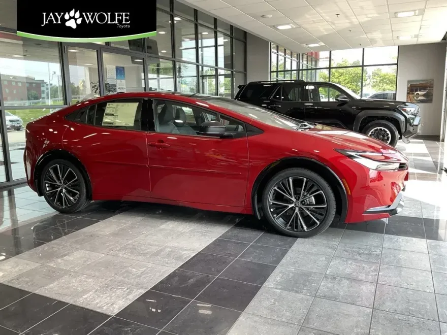 2025 Toyota Prius Limited photo 1