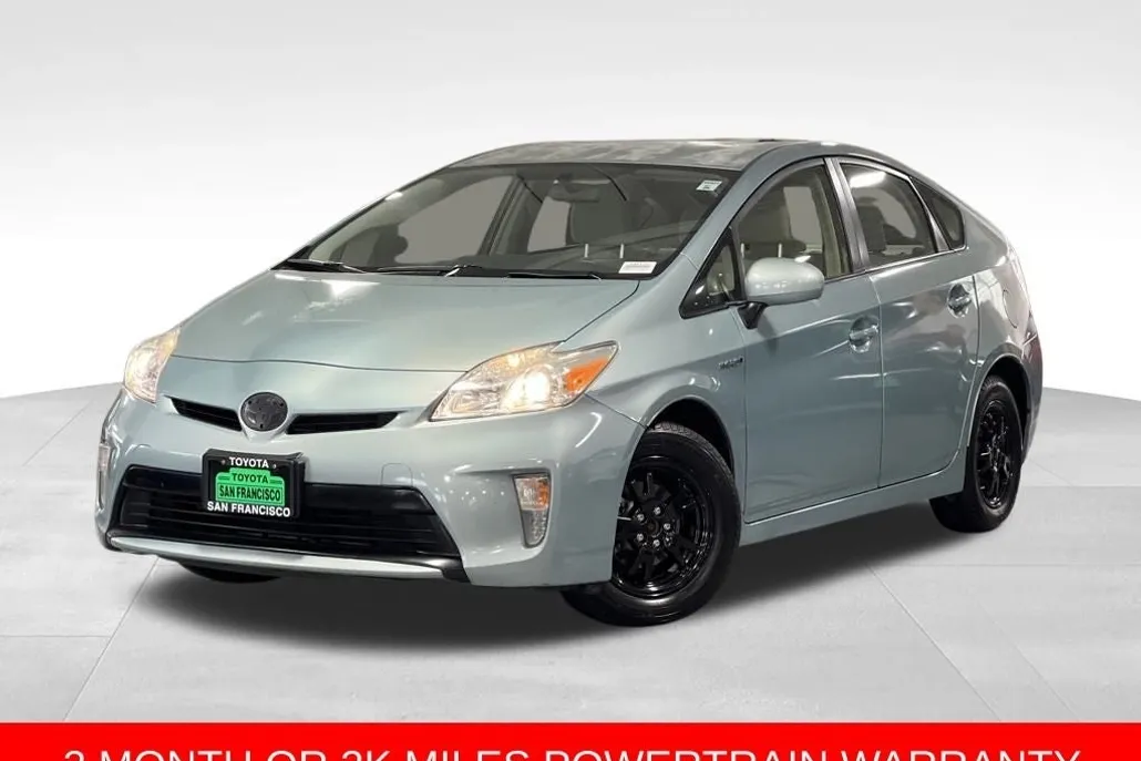 2015 Toyota Prius Two photo 1