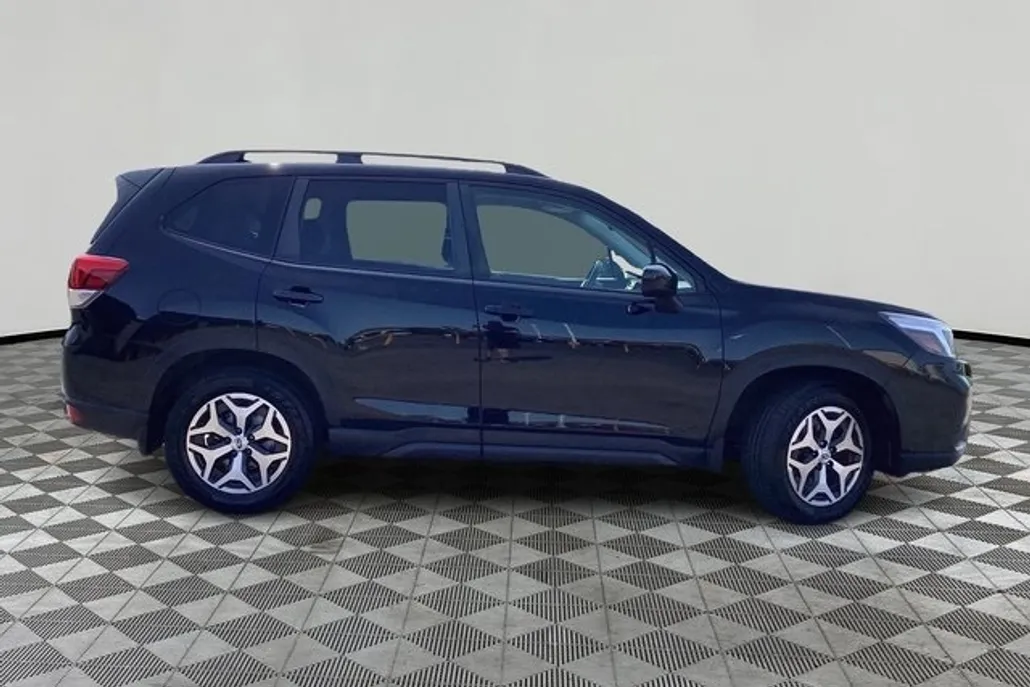 2020 Subaru Forester Premium photo 1