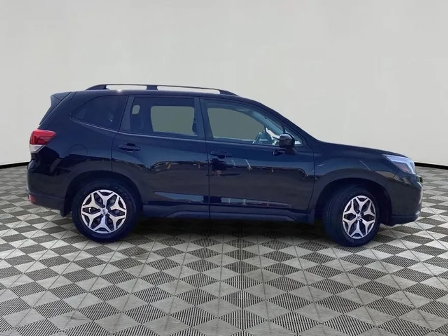 2020 Subaru Forester Premium photo 1