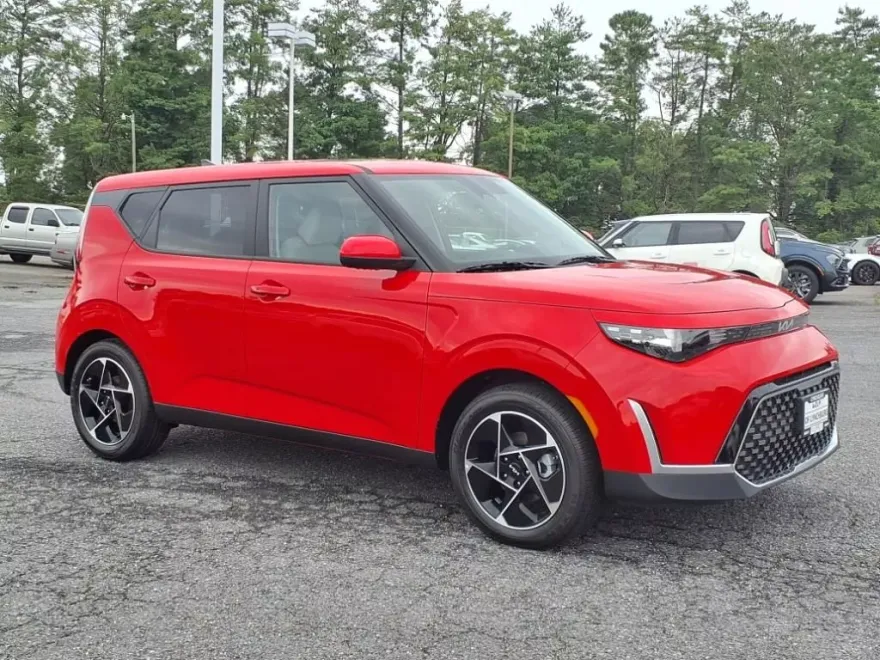 2025 Kia Soul EX photo 1