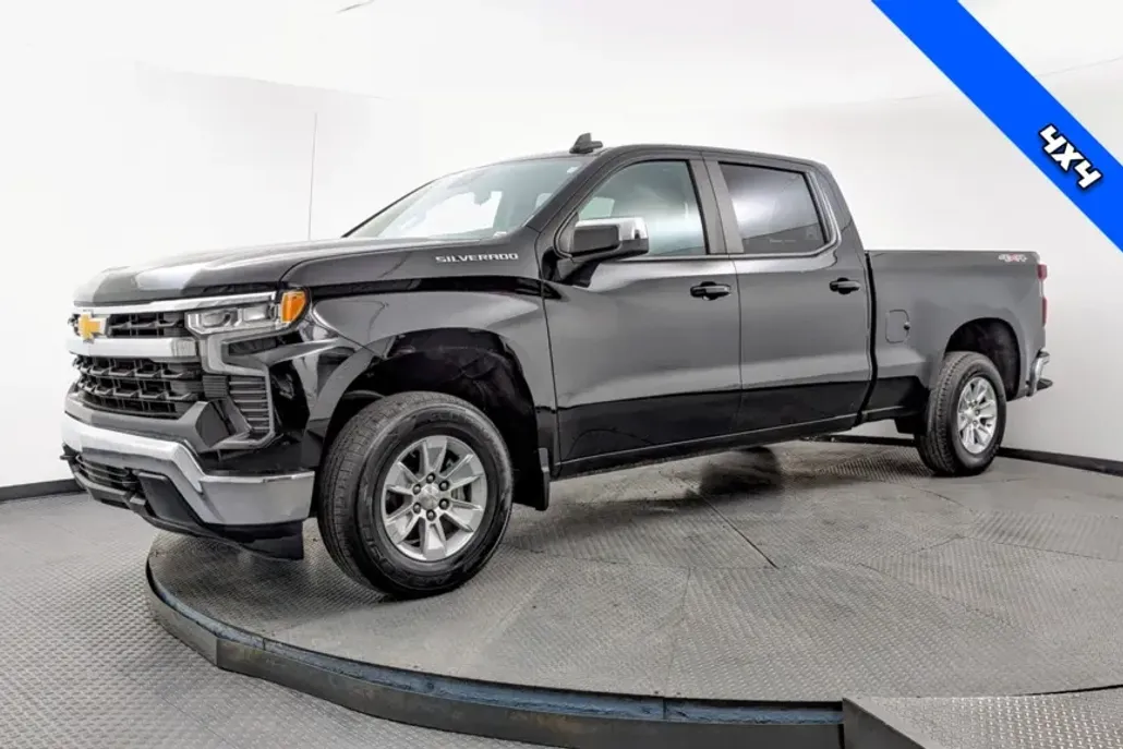2023 Chevrolet Silverado 1500 LT photo 1