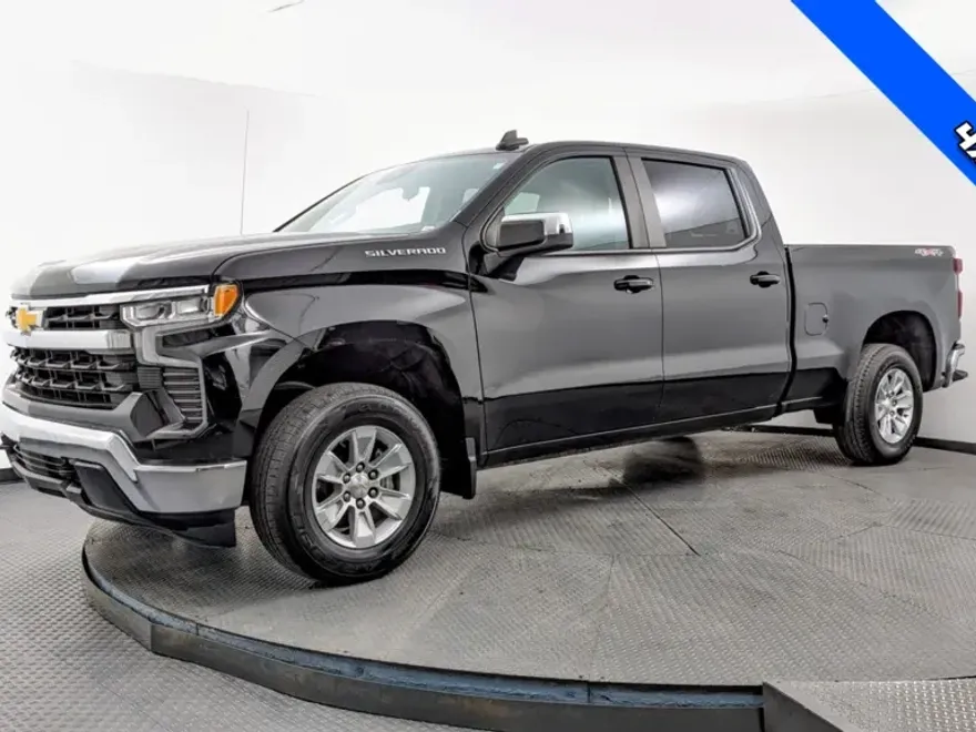 2023 Chevrolet Silverado 1500 LT photo 1