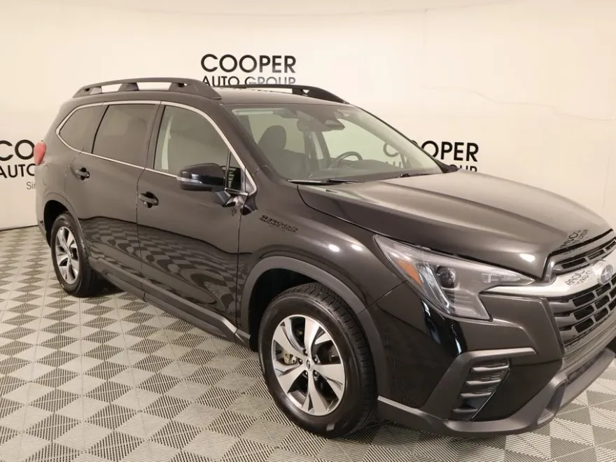 2023 Subaru Ascent Premium photo 1