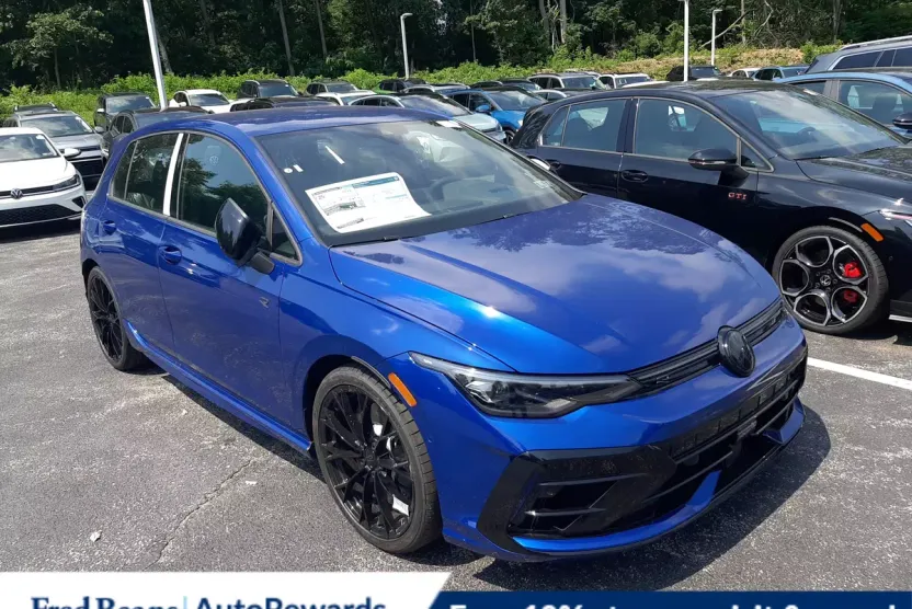 2025 Volkswagen Golf R photo 1