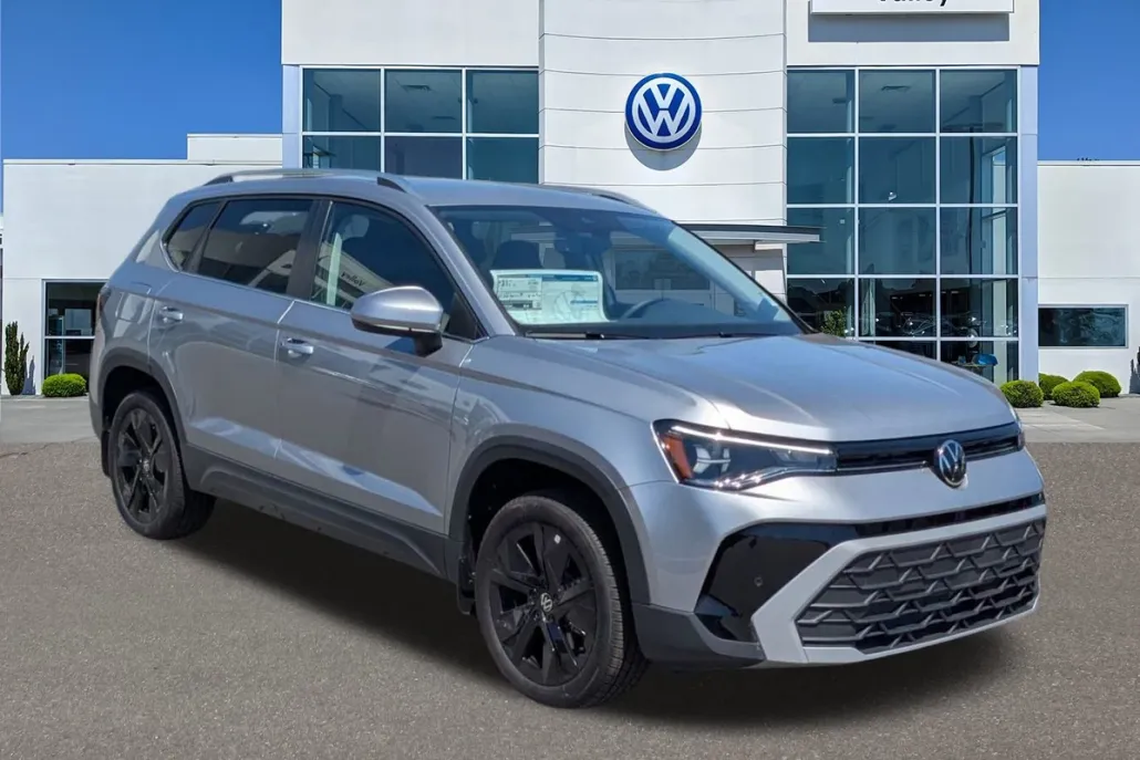 2025 Volkswagen Taos SE photo 1