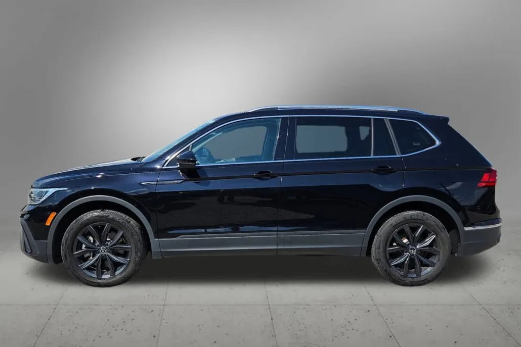 2024 Volkswagen Tiguan SE Wolfsburg Edition photo 1