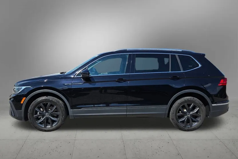 2024 Volkswagen Tiguan SE Wolfsburg Edition photo 1