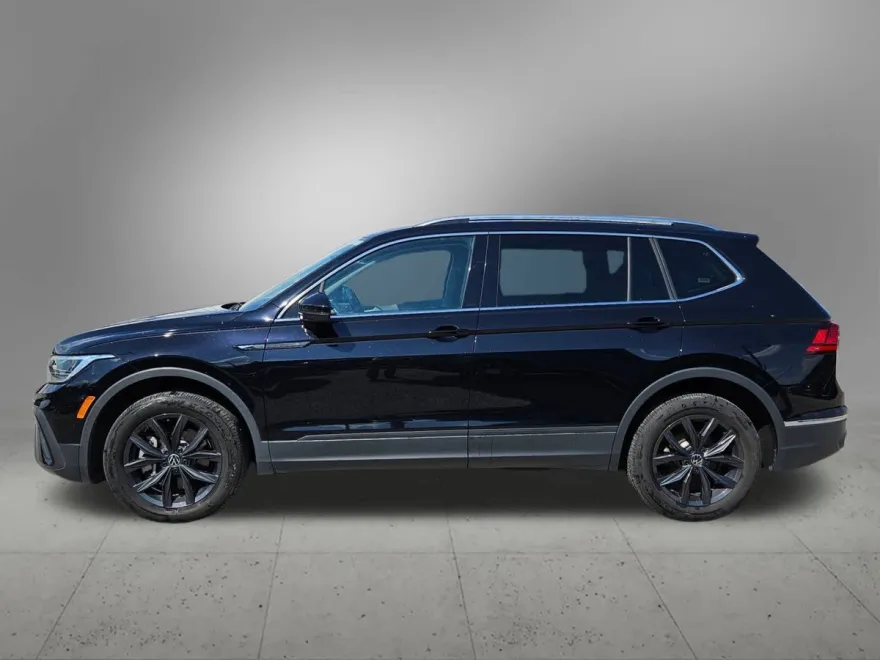 2024 Volkswagen Tiguan SE Wolfsburg Edition photo 1