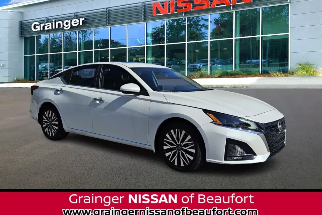 2025 Nissan Altima SV photo 1