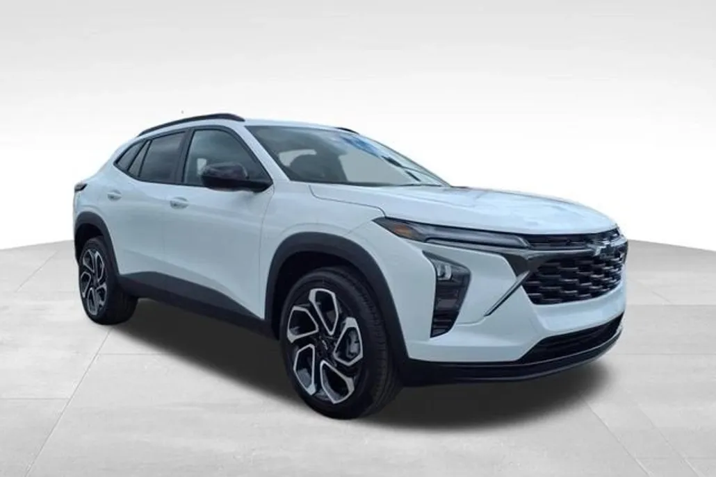 2025 Chevrolet Trax photo 1