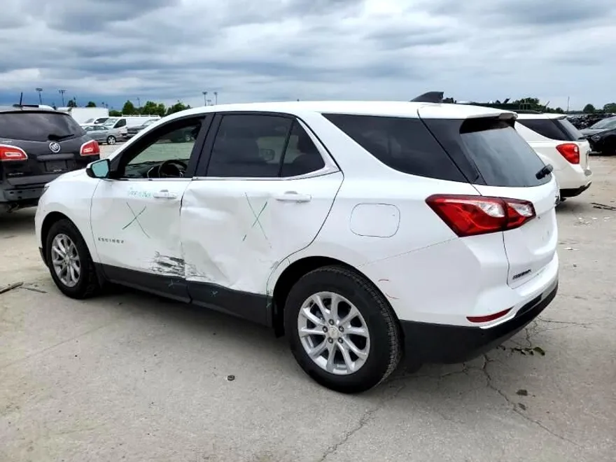2021 Chevrolet Equinox LT photo 1