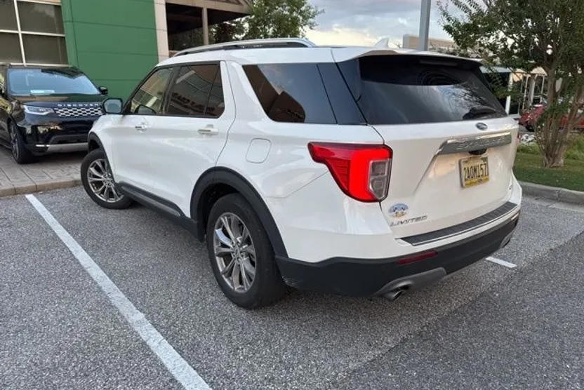 2020 Ford Explorer Limited photo 1