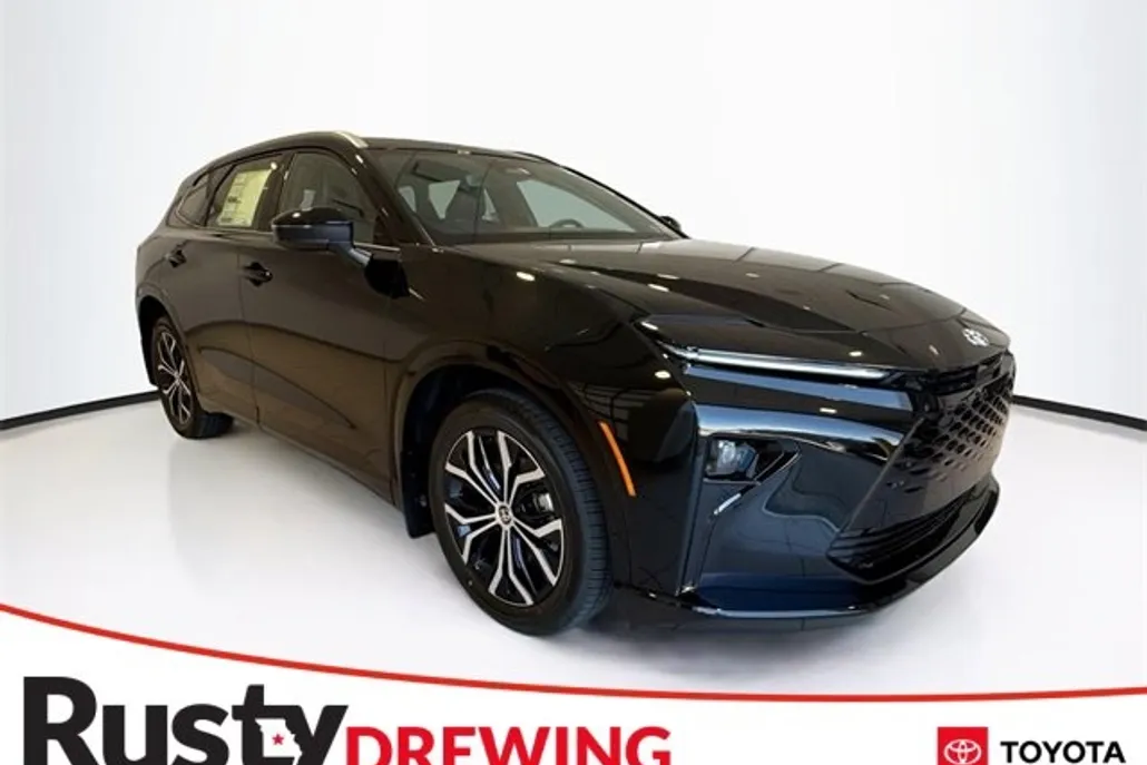 2025 Toyota Crown Signia XLE photo 1