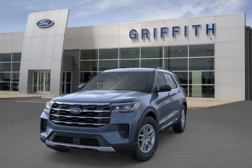 2025 Ford Explorer photo 1