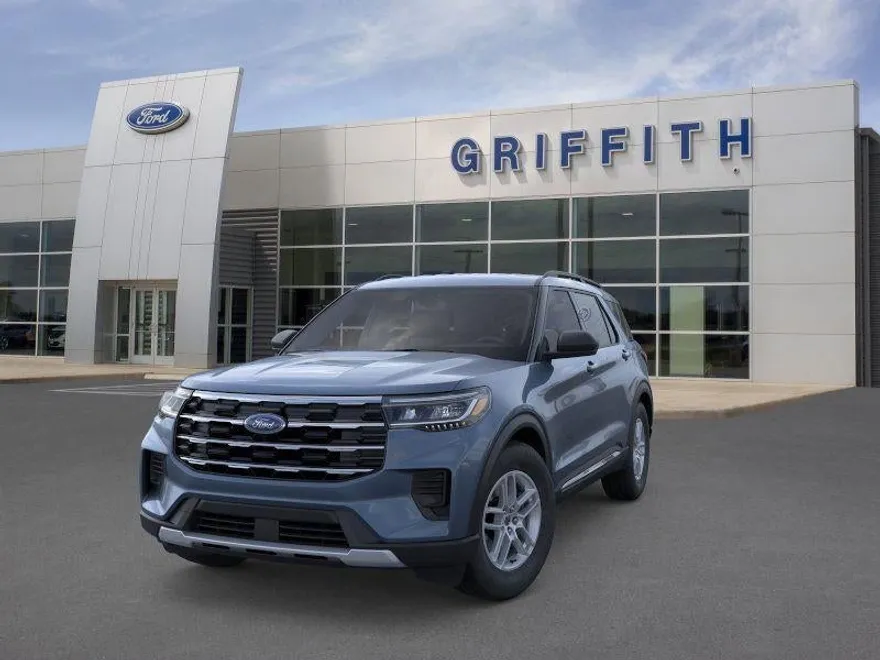 2025 Ford Explorer photo 1