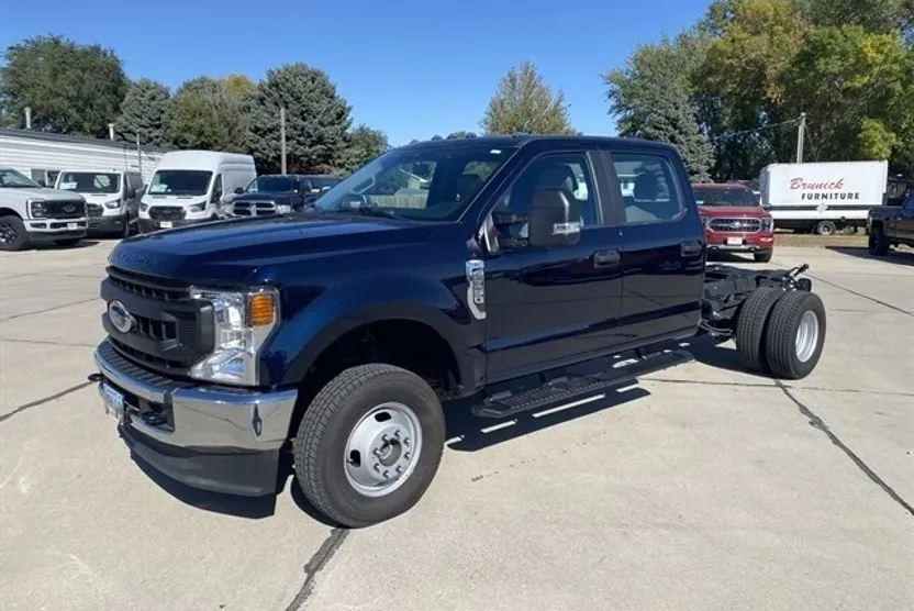 2022 Ford F-350 XL photo 1